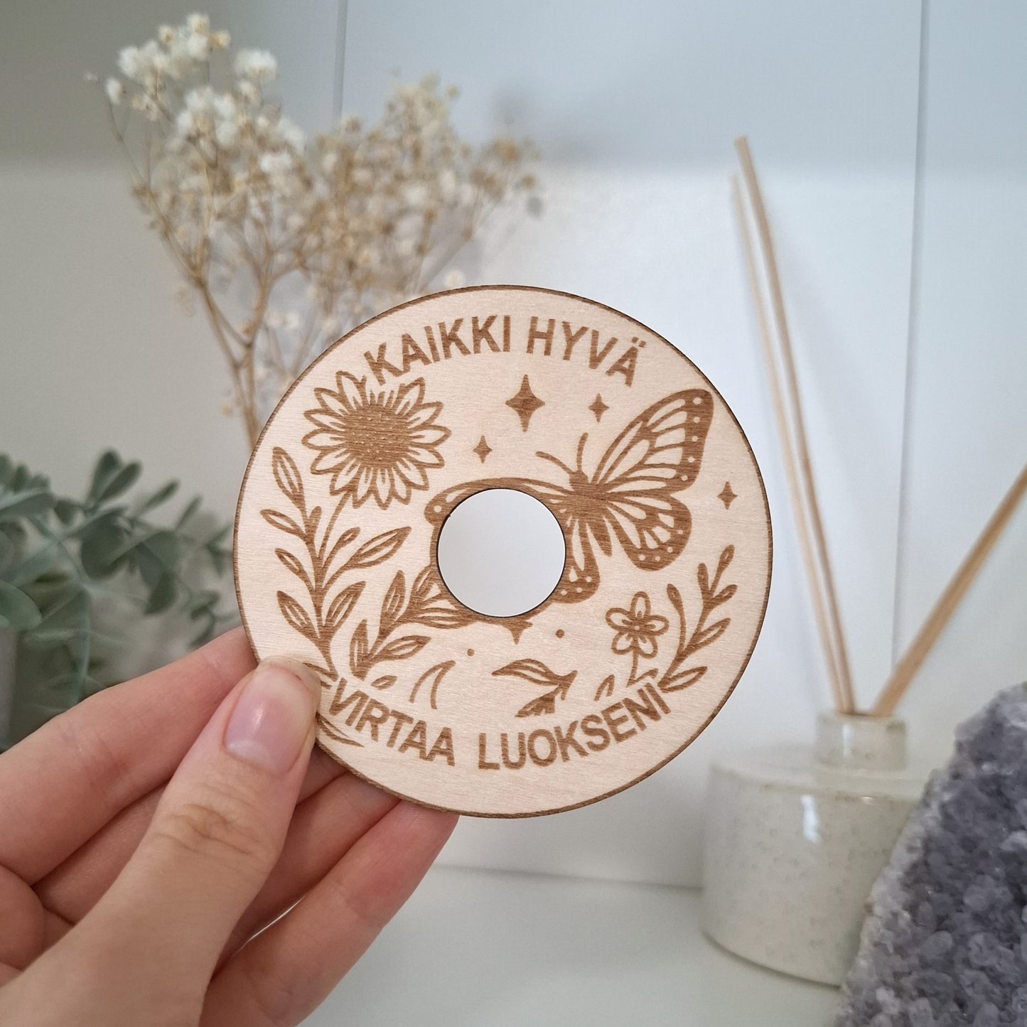 Kaikki hyvä virtaa luokseni-kivipalloalusta
