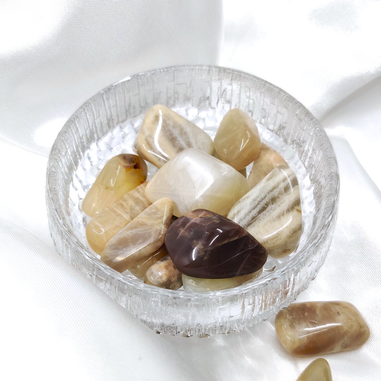 Kuukivi | FEMINIINISYYS