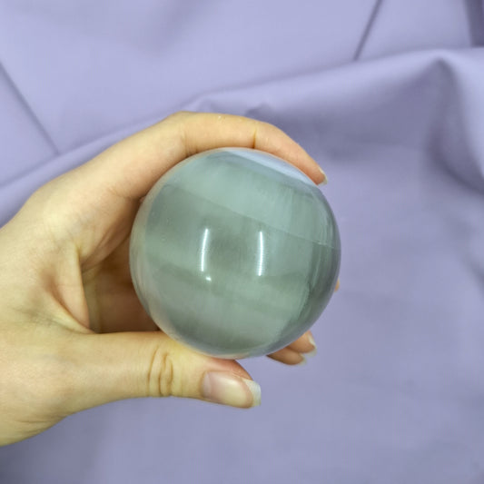 Laventelifluoriitti kivipallo