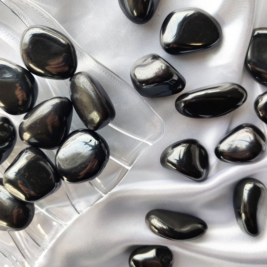 Hematiitti - voimaa, suojaa ja vahvaa maadoitusta