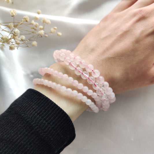 Ruusukvartsi helmirannekoru 4mm