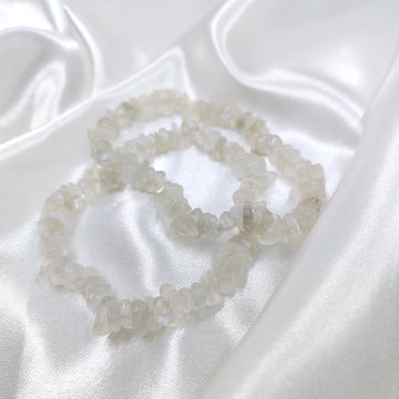 Sateenkaarikuukivi hippurannekoru