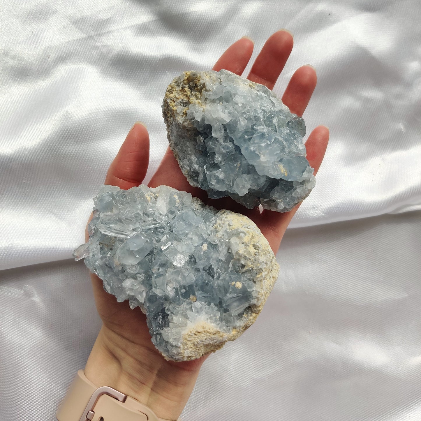 Selestiittiryväs - rauhoittava kivi kotiin