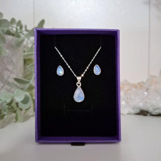 Sininen kuukivi-kaulakoru ja korvikset