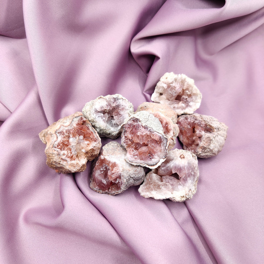 Vaaleanpunainen ametisti - lempeää rauhaa ja rakastavaa energiaa